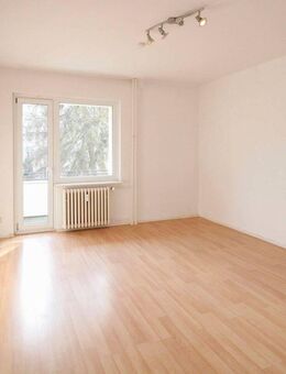 Bezugsfreie 3-Zimmer-Wohnung mit Südbalkon: Zentrale Lage nahe dem Boulevard Berlin - Berlin