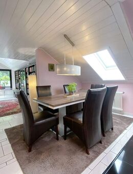3-Zimmer Dachgeschosswohnung mit Balkon, Dachterrasse & Garage - Arnsberg