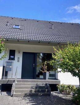 Stilvolle 2-Zimmer-Dachgeschosswohnung in ruhiger Lage - Dinslaken