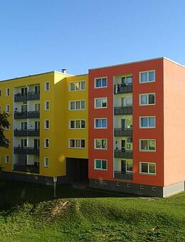 Sanierte 4-Raum Wohnung mit 2 Balkonen - bezugsfertig zum 01.12.2025 - Schwerin