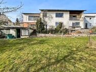 Wohnhaus in attraktiver Lage mit schönem Ausblick, Garten und Garage in Solnhofen - Solnhofen