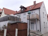 Einzigartiges modernes Appartement mit Einbauküche und großer Sonnendachterrasse in der Altstadt - Nördlingen