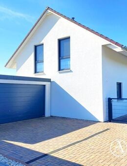 Modernes Einfamilienhaus mit Garage und großem Garten in Seenähe - Löbnitz (Sachsen)