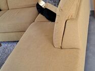 Große Couch mit ausziehbarem Doppelbett - Alzey