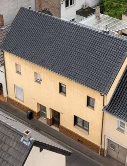 Tradition trifft Potenzial - Historisches Eigenheim mit Innenhof, Nebengelass und Ausbaureserve - Bornheim (Nordrhein-Westfalen)