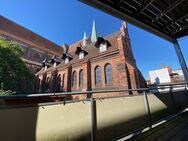 Schelfstadt - Friedrichstraße/ 5-Raum Wohnung mit Balkon und 2 Bädern - Schwerin