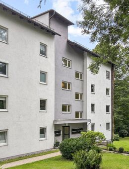 Stilvolles 1-Zimmer-Apartment mit Loggia - frisch renoviert, lichtdurchflutet und bezugsfrei - Bad Heilbrunn