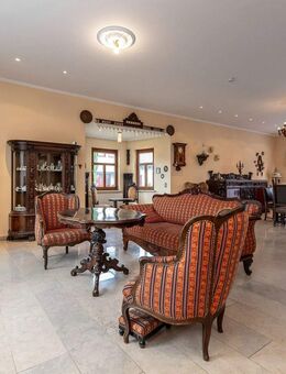 Architektenvilla in Grolsheim mit außergewöhnlicher Raumhöhe und Eleganz. Einliegerwohnung möglich. - Grolsheim