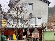 Zentral gelegenes Einfamilienhaus mit eingezäuntem Garten in Bad Laasphe zu verkaufen. - Bad Laasphe