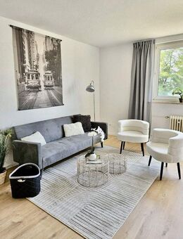 Einzugsbereit! Stilvolle 4-Zimmer-ETW mit großem Balkon & tollem Blick über Frankfurts Skyline - Frankfurt (Main)