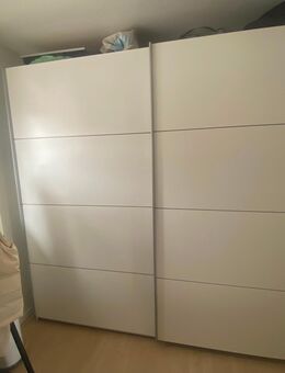 Kleiderschrank mit Schiebetüren - Winnenden