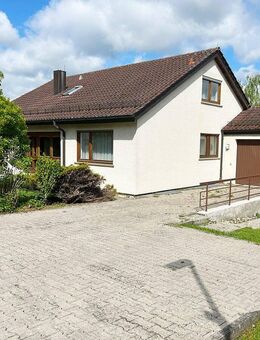 "Erfüllen Sie sich den Wohntraum in Grafenau" - Freistehendes 1-2 Familienhaus mit großem Garten - Grafenau (Baden-Württemberg)