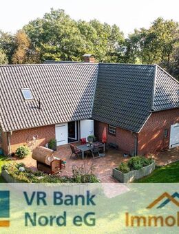 Kernsaniertes Landhaus auf großem Grundstück mit Grünland, sowie Angel- und Badeteichanteil - Ladelund