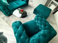 Sofagarnitur (Sofa, Sessel, Hocker), Chesterfield-Look, Samt, neuwertig Farbe petrol 700,--€ - Sprockhövel