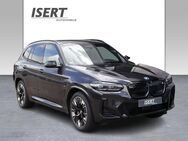 BMW iX3 M Sport Impressive+AHK+H&K+PANODACH+HUD+20 LM - Kronach