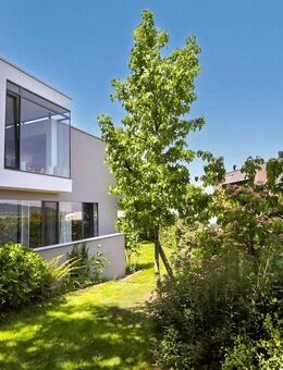 Architektenbungalow, hell, großzügig + luxuriös ausgestattet, Pool, Garage, fantastischer Garten - Neunkirchen (Brand)