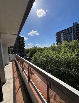4- Zimmer Wohnung mit großem Balkon [VAC-17374] - Köln