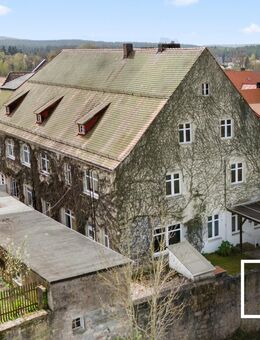 Historisches Schmuckstück! Wohnhaus in zentraler Innenstadtlage mit denkmalgeschütztem Fabrikgebäude - Creußen