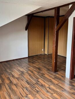 Helle 1-Zimmer Wohnung mit optionaler Einbauküche in Crimmitschau zu mieten! - Crimmitschau