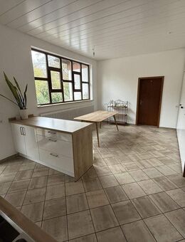 Helle 3-Zimmer-Wohnung (85qm) mit Einbauküche und Garten - Hardthausen (Kocher)