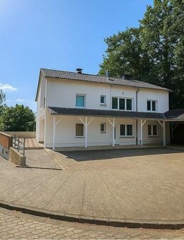 Zweifamilienhaus mit Ausbaupotenzial und großem Grundstück in ruhiger Ortsrandlage - Gersthofen