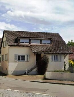 Einfamilienhaus mit Ladengeschäft und Nebengebäuden in Ortskernlage von Müllheim - Müllheim