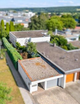 Wohnen ohne Kompromisse: Sanierter Barrierefreier Bungalow mit Einliegeroption und Wellnessbereich - Waldenbuch