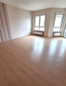 TOP GEPFLEGT! Ansprechende 3-Zi.-Whg. mit gut durchdachtem Grundriss! RUHIGE Lage in Roth-West! - Roth (Bayern)