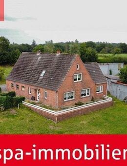 Teilweise unterkellertes Einfamilienhaus mit Doppelgarage und diversen Nebengebäuden in Alleinlage - Schwabstedt