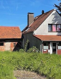 Einfaches kleines Wohnhaus mit großem, weiter bebaubarem Grundstück in Liebenau-Ersen - Liebenau (Hessen)
