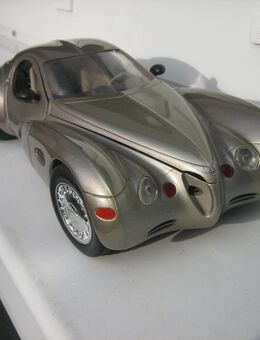1 18 Modellauto--Gulioy-- Chrysler Atlantic Champanerfarben 22 € - Meckenheim