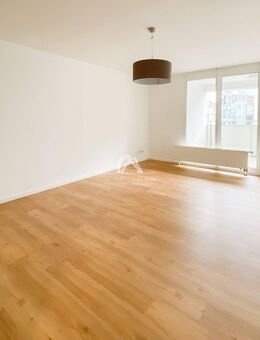 PRAKTISCH & SONNIG | 2-ZIMMER-WOHNUNG | AUFZUG & LOGGIA | SAMARITERKIEZ | PROVISIONSFREI | - Berlin