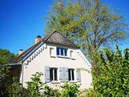 Wohnen mit Weitblick - Gr. Landhaus mit ELW, Ausbaureserve, Scheune und Garagen auf 2566 m² Grund - Jördenstorf