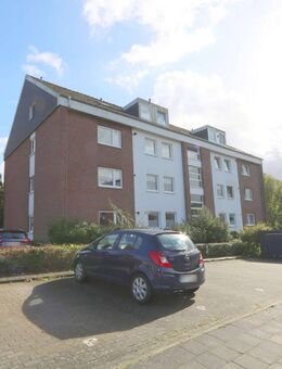 Gemütliche 2-Zimmer-Wohnung mit Loggia, Stellplatz & Einbauküche - ruhig & gut gelegen in Eutin - Eutin