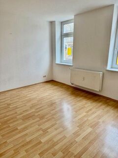 Sofort beziehbare 3-Raum Wohnung im EG in guter Lage von Hartha