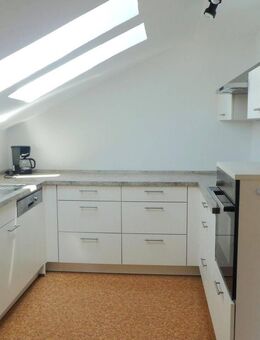 GANESHA-IMMOBILIEN...schöne Dachgeschoßwohnung mit Fernblick zu vermieten ! - Lützelbach
