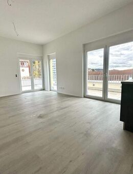 Exklusive kernsanierte 4-Zimmer-Penthousewohnung mit großzügiger Dachterrasse – Erstbezug - Albstadt