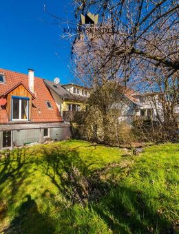 NEU: PROVISIONSFREI! Sehr schöne Doppelhaushälfte mit großem Garten und Garage - sofort bezugsfrei!! - Wernau (Neckar)