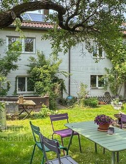 Charmantes Doppelhaus auf 833 m² Grundstück, Projektpotenzial für Investoren!! - Holzgerlingen