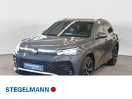 VW Tiguan, 1.5 l eHybrid OPF R-Line, Jahr 2022 - Lemgo