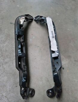 BMW E81 E87 LCI Stoßtangen hinten Führung li. 7058517 re.7058518 - Bretzfeld