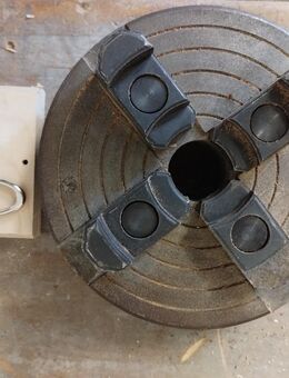 Drechselbank mit 4 Backenfutter - Schöffengrund