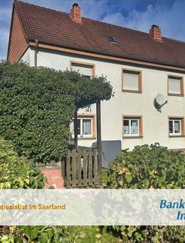 Zweifamilienhaus mit Garage und Potenzial in bevorzugter Lage von Homburg-Erbach - Homburg