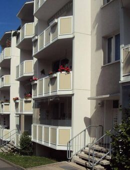 Tolle 2-Raum-Wohnung mit Badewanne u. großem Balkon - Gera