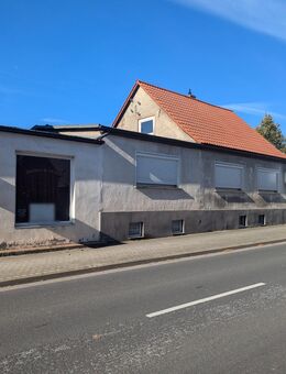 Einfamilienhaus mit großem Anbau - Erxleben