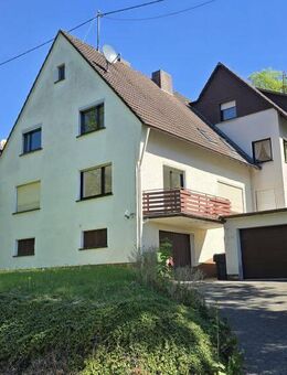 Größtenteils renovierte Doppelhaushälfte mit 2 Wohnungen - Gummersbach
