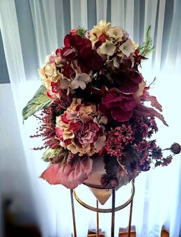 Blumenbouquet mit vielen verschiedenen Blumenarten und Blättern - Ulm