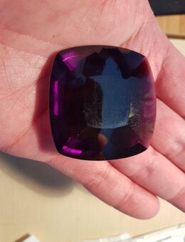 205 ct - TOP Lupenreiner synthetischer Quarz ( Amethyst ) - Neubrandenburg