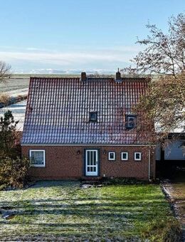 Einfamilienhaus mit Blick über die offene Feldlandschaft - Friedrichskoog