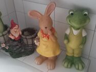 Bademöbelgarnitur 4tlg modern weiss mattmilchglas in Corpus braun caffee und extra Dekofiguren siehe Bilder Trödel auch als Flohmarkttrödel zu nehmen schöne Terracotta Holz figuren sBilder - Esslingen (Neckar)